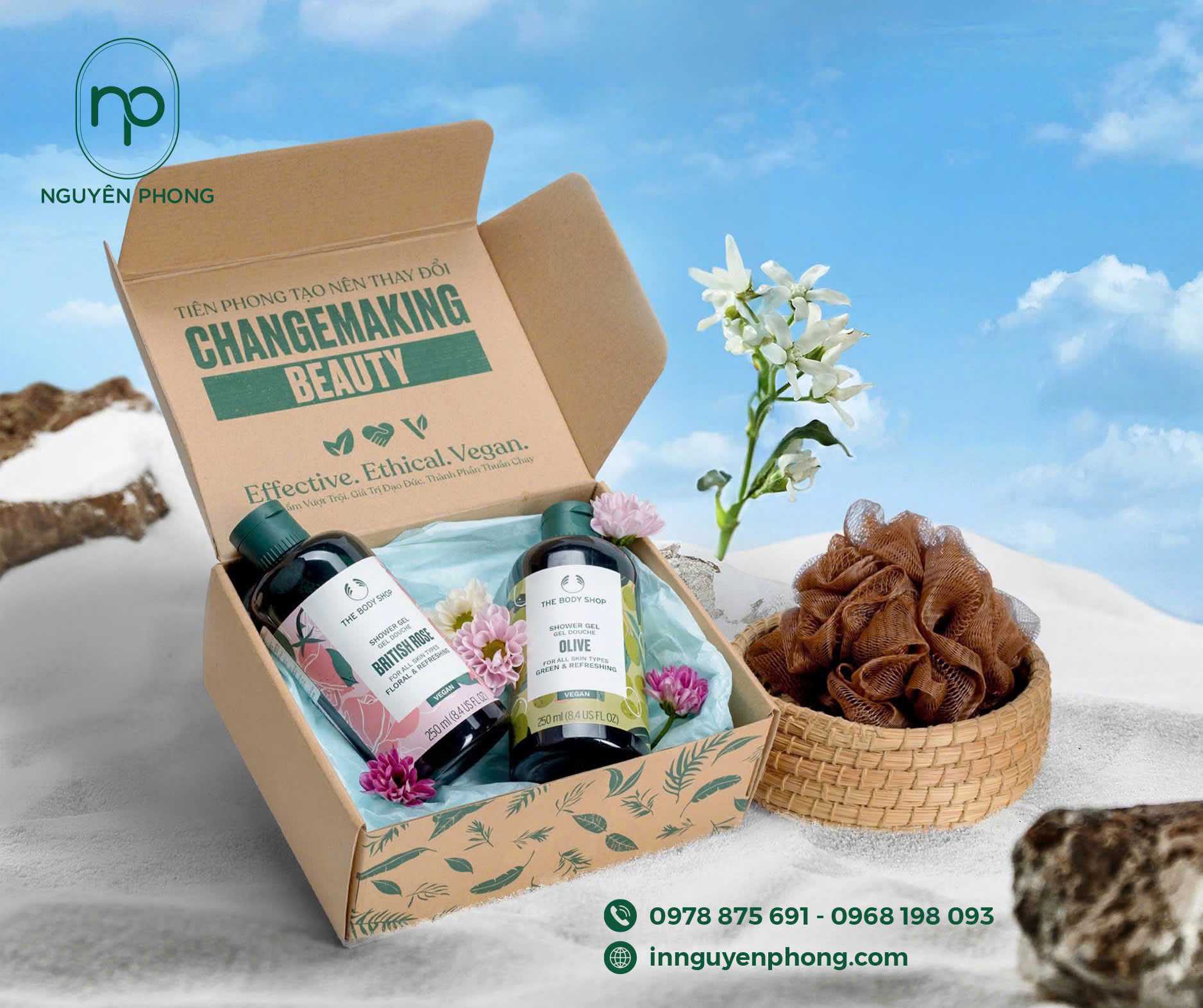 Hộp quà nắp gài đơn giản, không kém phần tinh tế